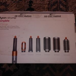 Dyson airwrap complete.